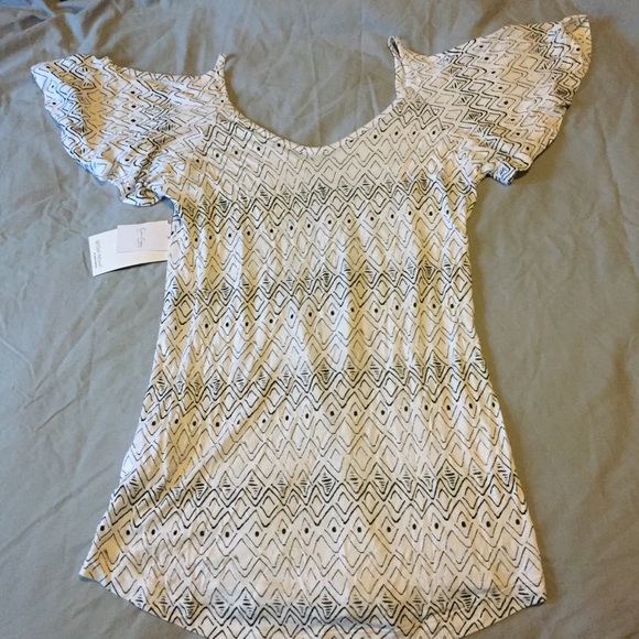 2/$40 Jessica Simpson Active Cold Shoulder Top NWT - Picture 2 of 3